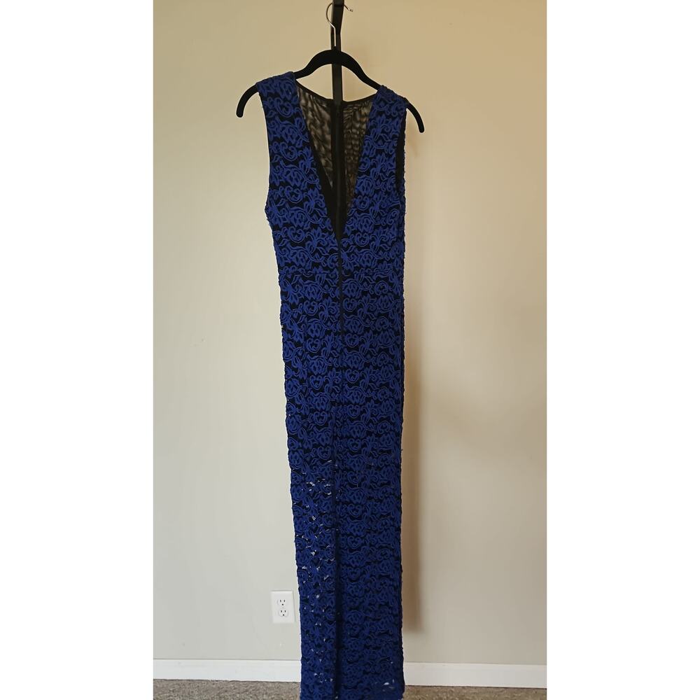ALICE + OLIVIA KAHLO - Column Dress Coat Lace V-Neck - Picture 2 of 6